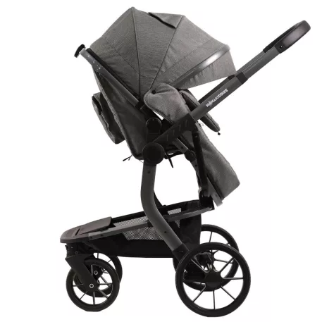 Cărucior Mama Kiddies Icon gri cu parte sport și sac de picioare.