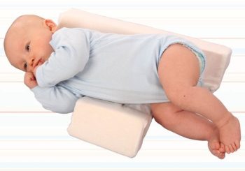 Pernă anti-răsturnare și poziționare bebeluși 