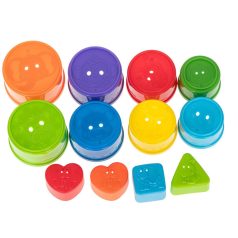   Jucărie de construcție în formă de far cu un iepuraș deasupra