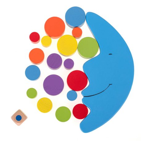 Joc educativ în formă de lună pentru copii, cu piese colorate din lemn