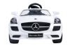 Mercedes-Benz fehér elektromos autó távirányítóval